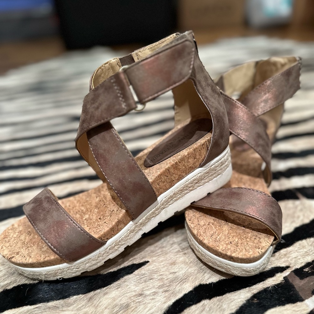 Adrienne Vittadini Capers Wedge Sandal Copper